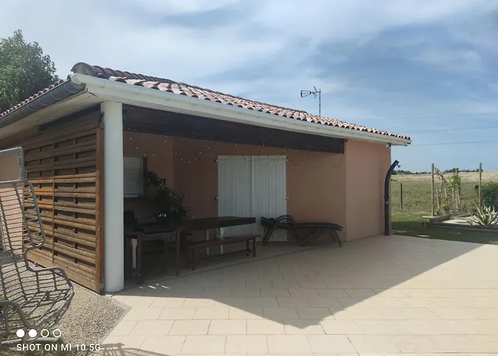 Le Du Font Blanque بيت للعطل Campsas